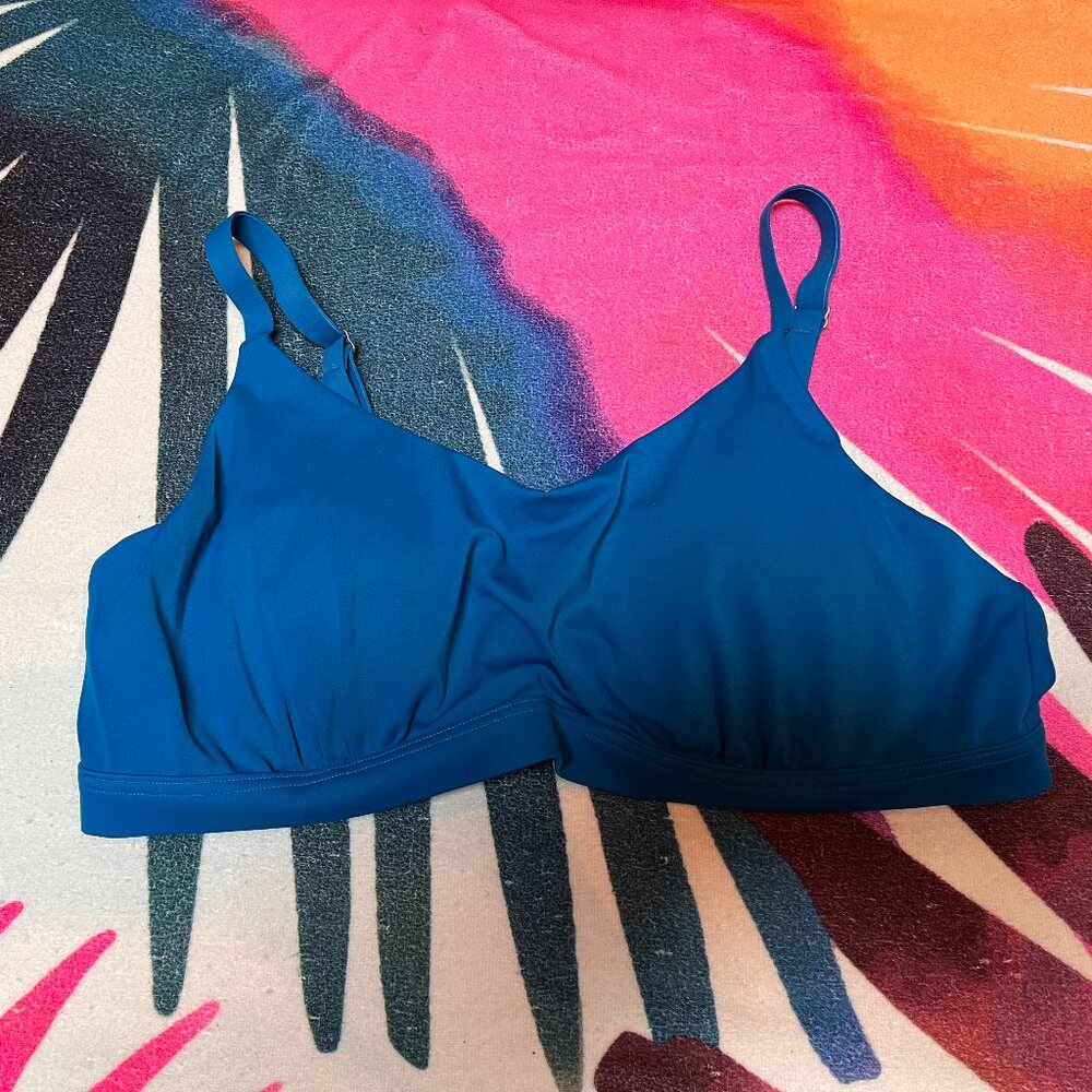 Athleta bikini top, size 36D/DD, beautiful vivid blue